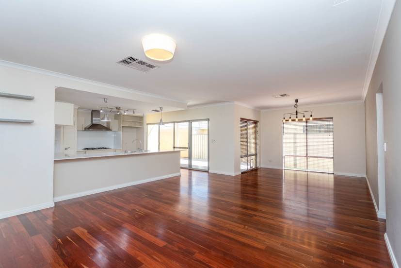 13 Terracina Parkway, PIARA WATERS, WA 6112 AUS