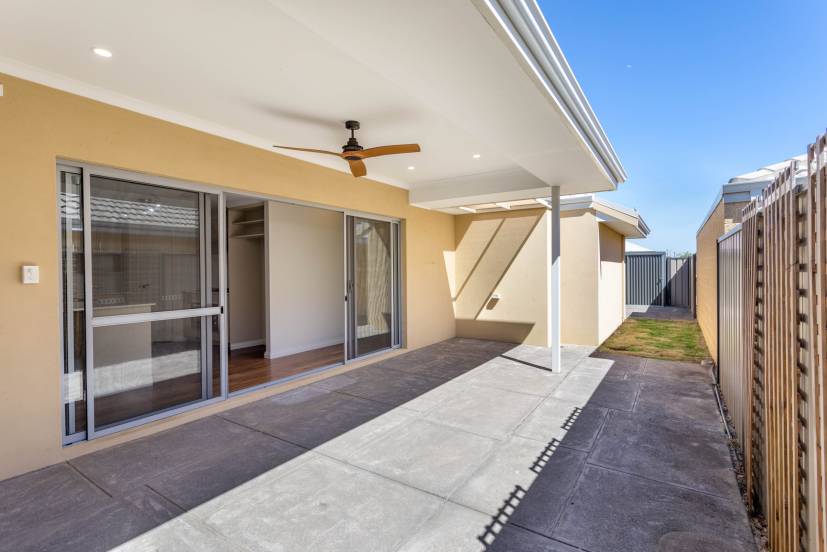 13 Terracina Parkway, PIARA WATERS, WA 6112 AUS