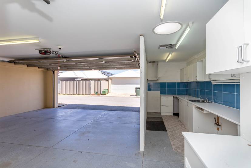 13 Terracina Parkway, PIARA WATERS, WA 6112 AUS