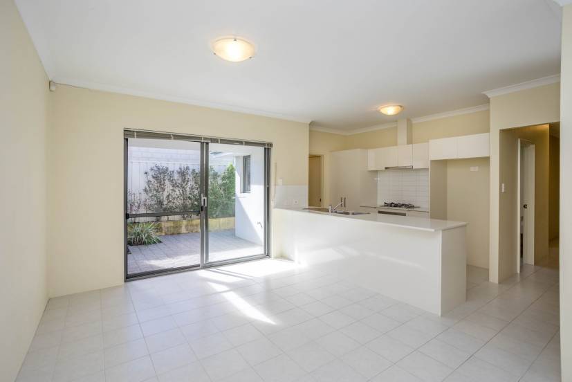 5/18 Gowrie Approach, CANNING VALE, WA 6155 AUS