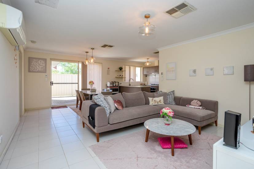 4/14 Godwit Street, QUEENS PARK, WA 6107 AUS