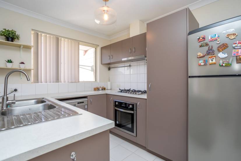 4/14 Godwit Street, QUEENS PARK, WA 6107 AUS