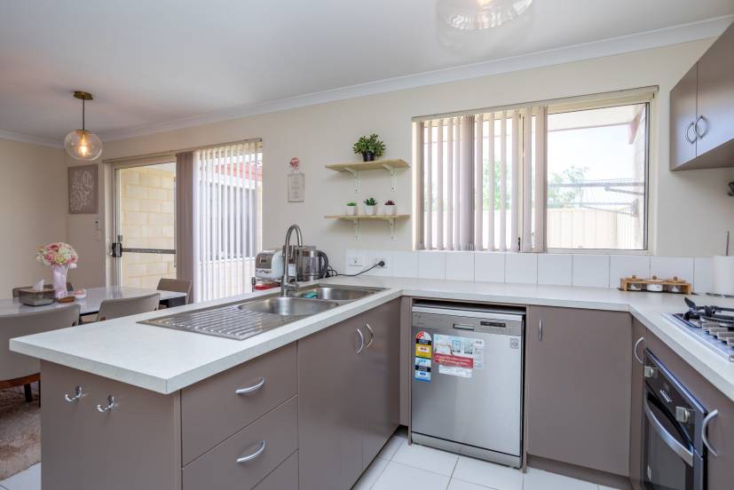 4/14 Godwit Street, QUEENS PARK, WA 6107 AUS