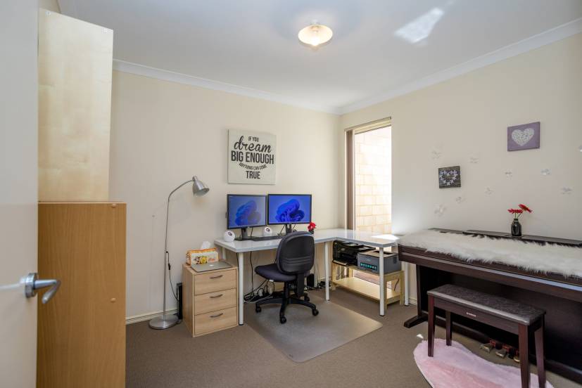 4/14 Godwit Street, QUEENS PARK, WA 6107 AUS