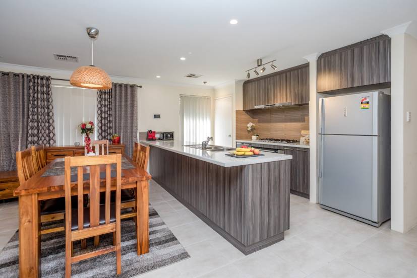 16 Solaris Street, WELLARD, WA 6170 AUS