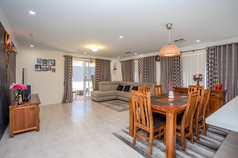 16 Solaris Street, WELLARD, WA 6170 AUS