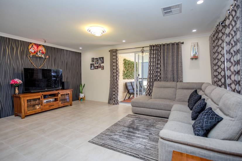 16 Solaris Street, WELLARD, WA 6170 AUS