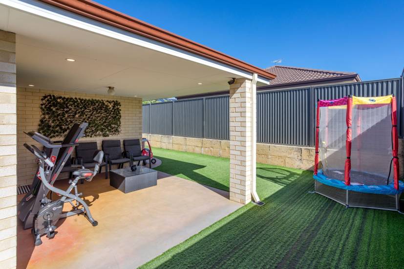 16 Solaris Street, WELLARD, WA 6170 AUS