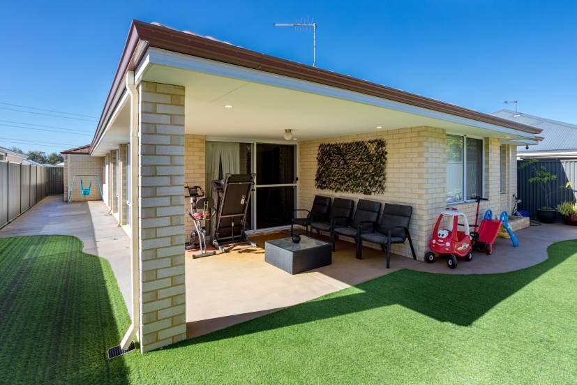 16 Solaris Street, WELLARD, WA 6170 AUS