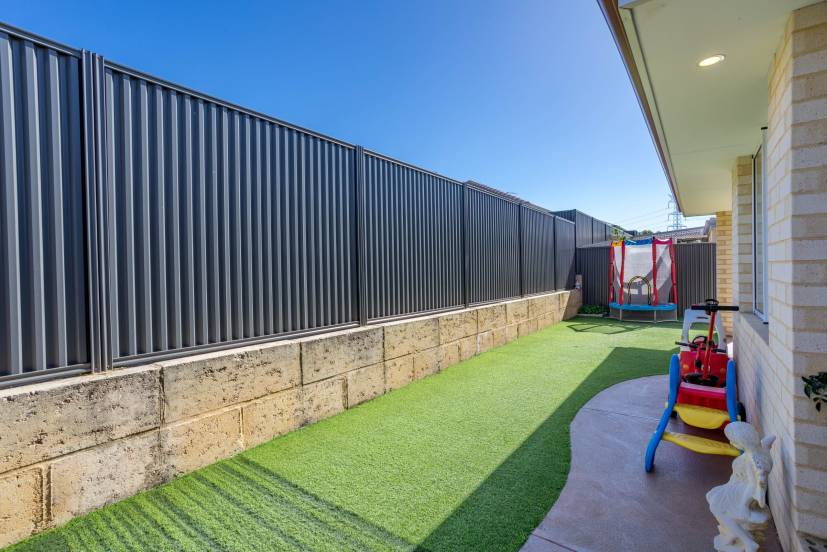 16 Solaris Street, WELLARD, WA 6170 AUS