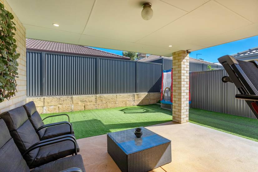 16 Solaris Street, WELLARD, WA 6170 AUS