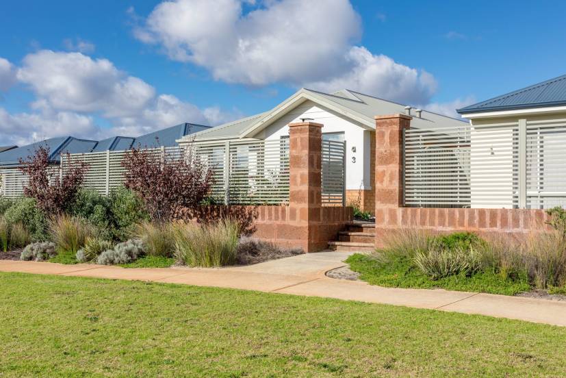 3 Oriel Lane, PIARA WATERS, WA 6112 AUS