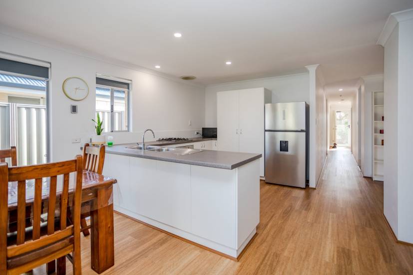 3 Oriel Lane, PIARA WATERS, WA 6112 AUS