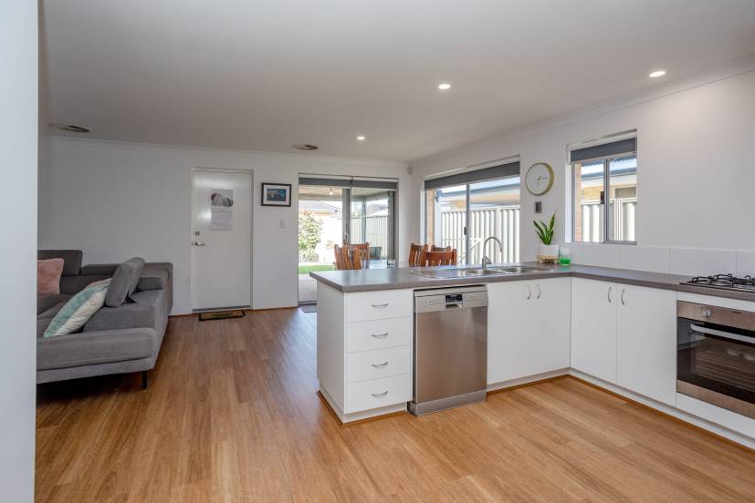 3 Oriel Lane, PIARA WATERS, WA 6112 AUS