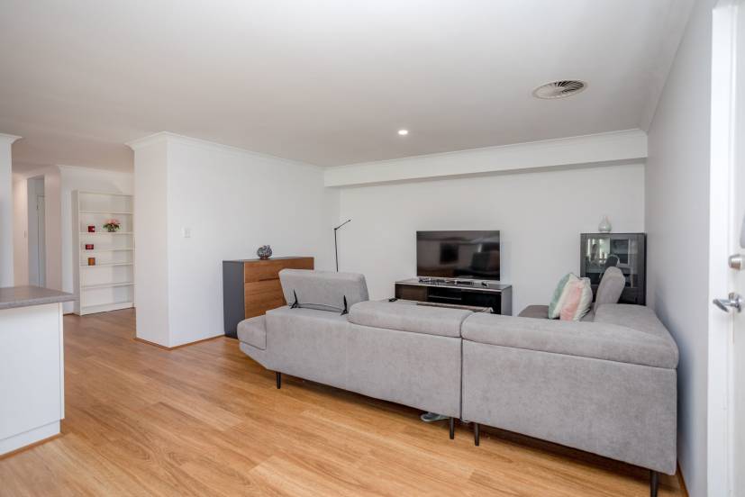 3 Oriel Lane, PIARA WATERS, WA 6112 AUS