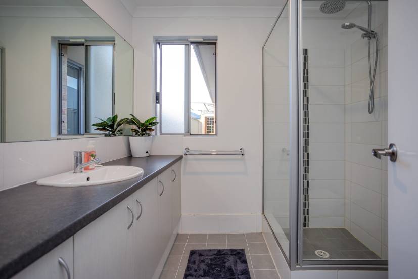 3 Oriel Lane, PIARA WATERS, WA 6112 AUS