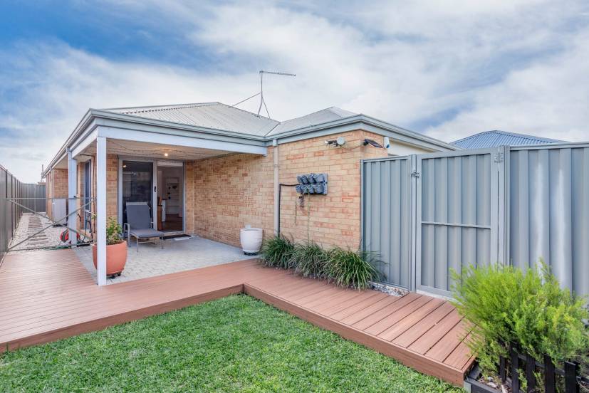 3 Oriel Lane, PIARA WATERS, WA 6112 AUS