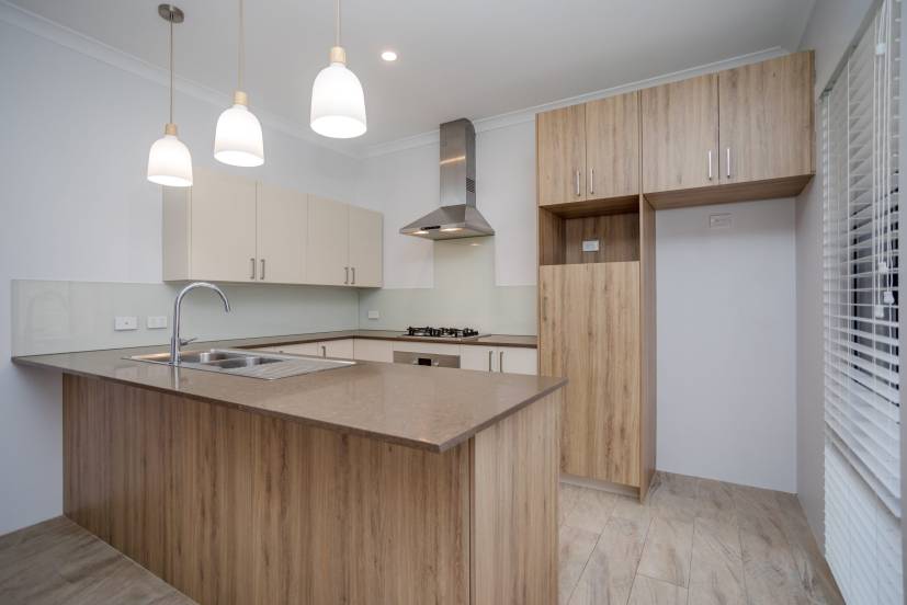 4 Vigneta Place, KELMSCOTT, WA 6111 AUS