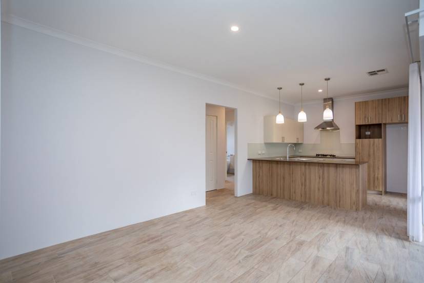 4 Vigneta Place, KELMSCOTT, WA 6111 AUS