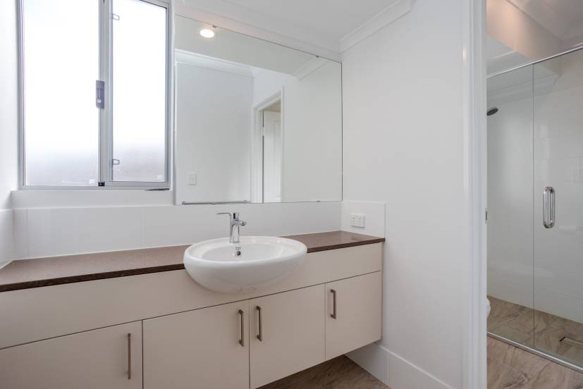 4 Vigneta Place, KELMSCOTT, WA 6111 AUS