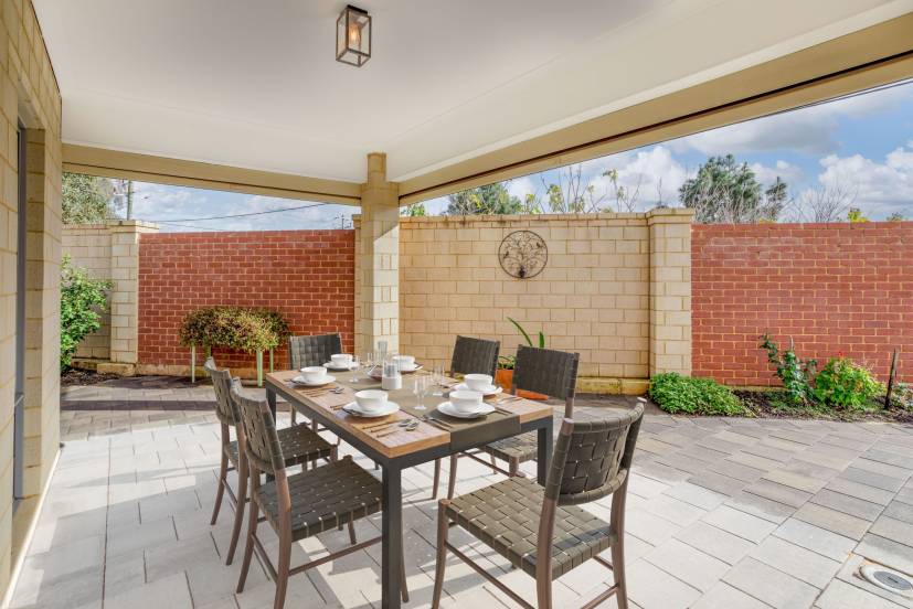 4 Vigneta Place, KELMSCOTT, WA 6111 AUS