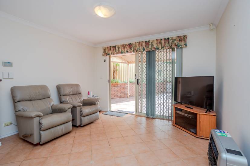 25 Treetop Circle, CANNING VALE, WA 6155 AUS
