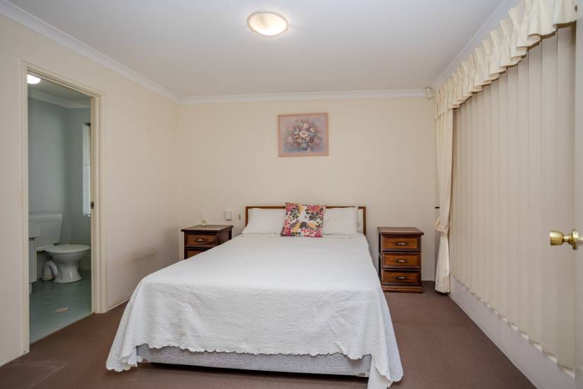 25 Treetop Circle, CANNING VALE, WA 6155 AUS