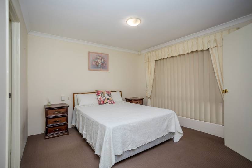 25 Treetop Circle, CANNING VALE, WA 6155 AUS