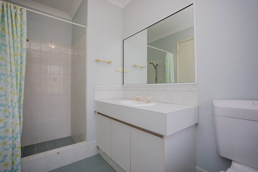 25 Treetop Circle, CANNING VALE, WA 6155 AUS