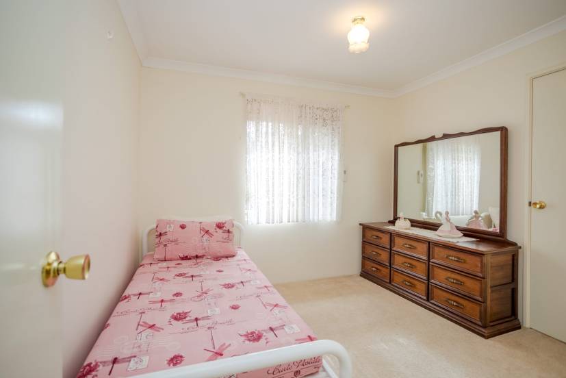 25 Treetop Circle, CANNING VALE, WA 6155 AUS