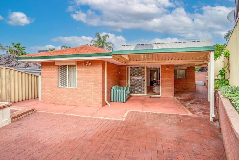 25 Treetop Circle, CANNING VALE, WA 6155 AUS