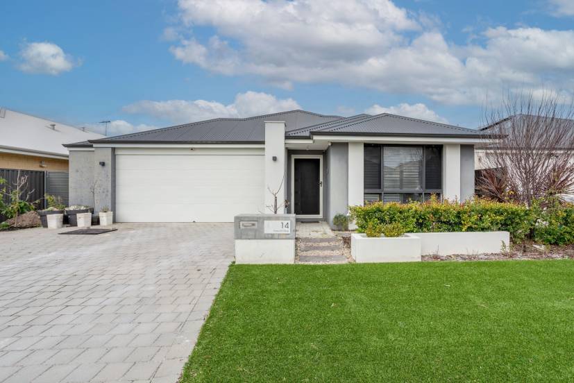 14 Hyacinth Drive, PIARA WATERS, WA 6112 AUS