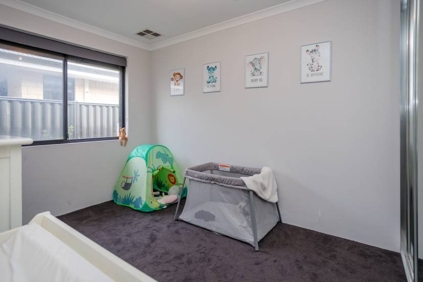 14 Hyacinth Drive, PIARA WATERS, WA 6112 AUS