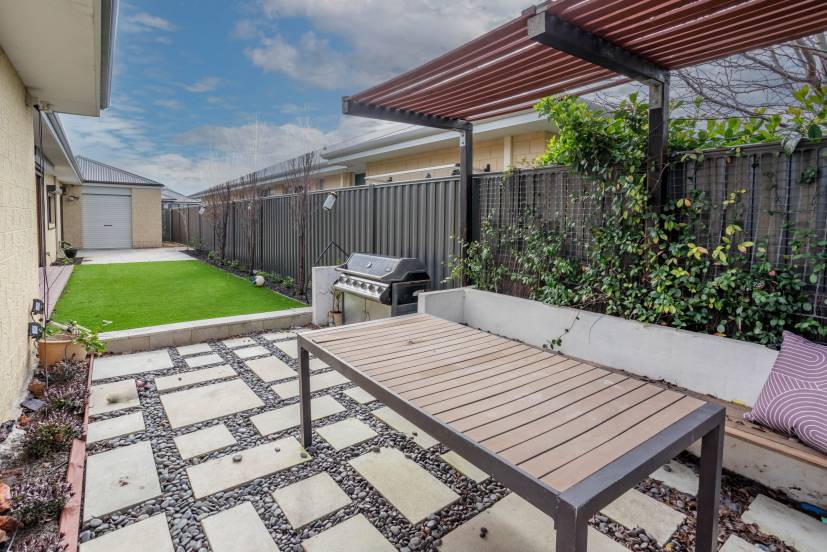 14 Hyacinth Drive, PIARA WATERS, WA 6112 AUS