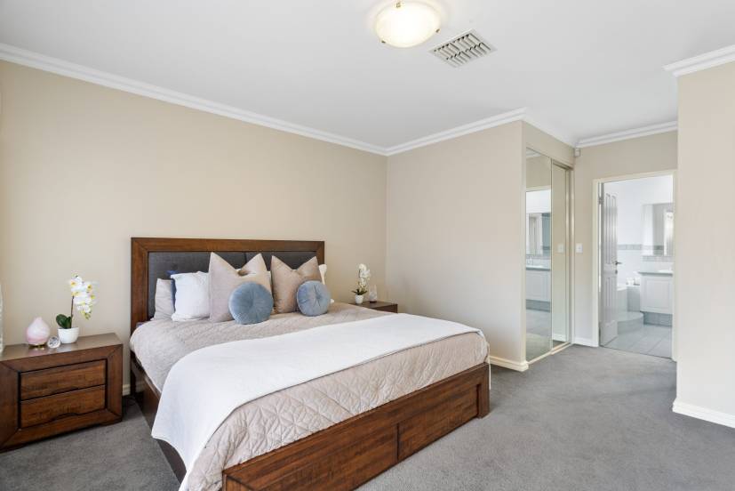 2 Waters Place, BEDFORDALE, WA 6112 AUS