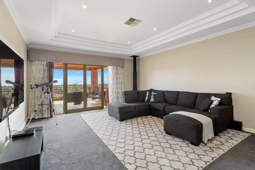 2 Waters Place, BEDFORDALE, WA 6112 AUS