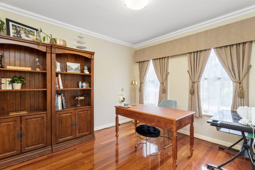 2 Waters Place, BEDFORDALE, WA 6112 AUS