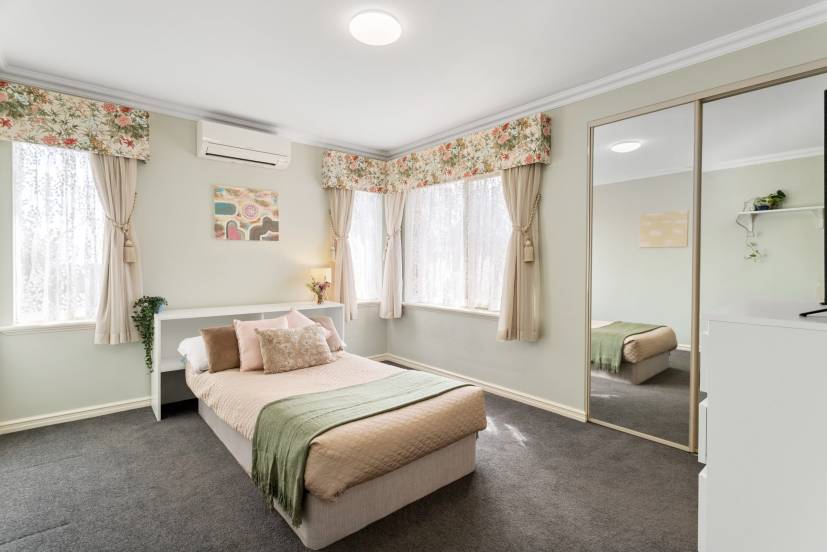 2 Waters Place, BEDFORDALE, WA 6112 AUS