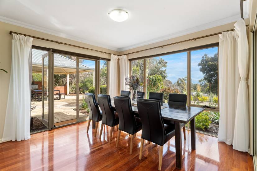 2 Waters Place, BEDFORDALE, WA 6112 AUS
