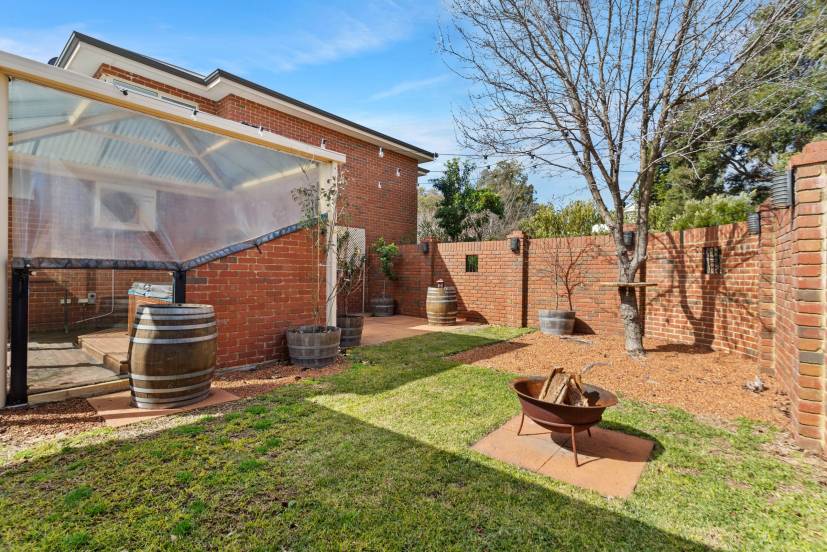 2 Waters Place, BEDFORDALE, WA 6112 AUS