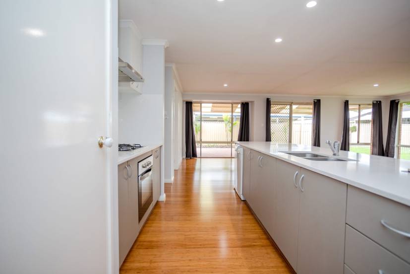 59 Pomera Drive, BYFORD, WA 6122 AUS