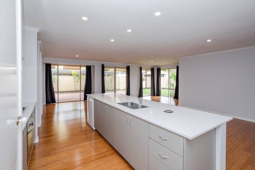 59 Pomera Drive, BYFORD, WA 6122 AUS