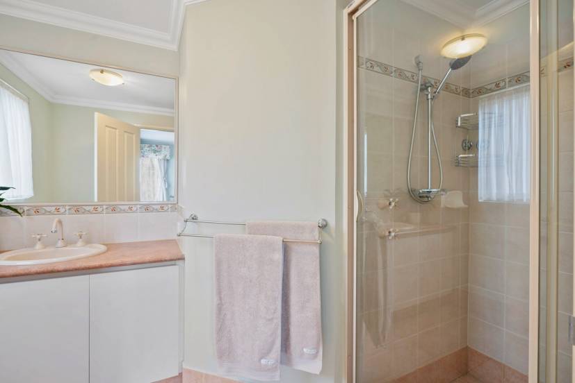 2 Waters Place, BEDFORDALE, WA 6112 AUS