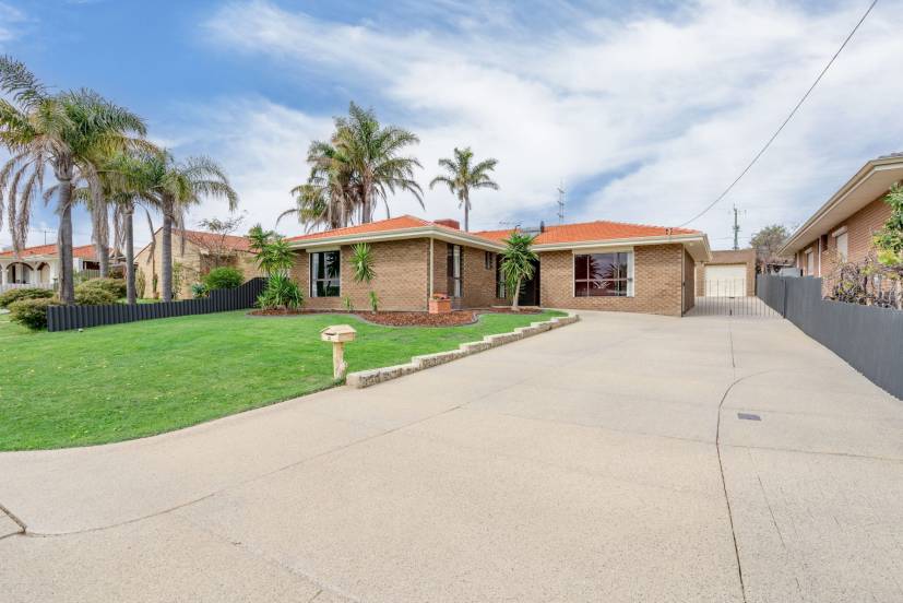21 Hobley Way, SPEARWOOD, WA 6163 AUS