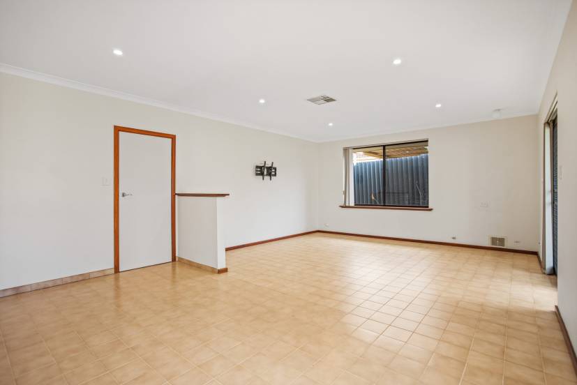 21 Hobley Way, SPEARWOOD, WA 6163 AUS