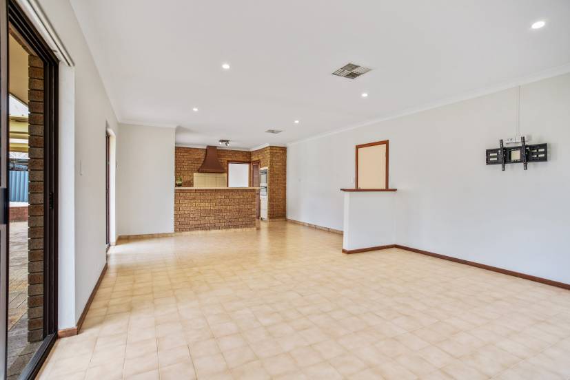 21 Hobley Way, SPEARWOOD, WA 6163 AUS