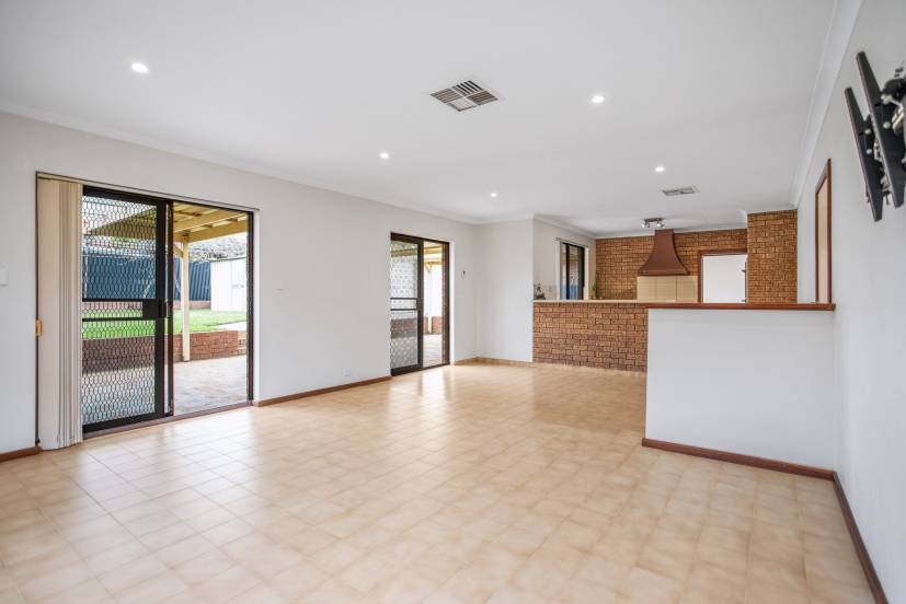 21 Hobley Way, SPEARWOOD, WA 6163 AUS
