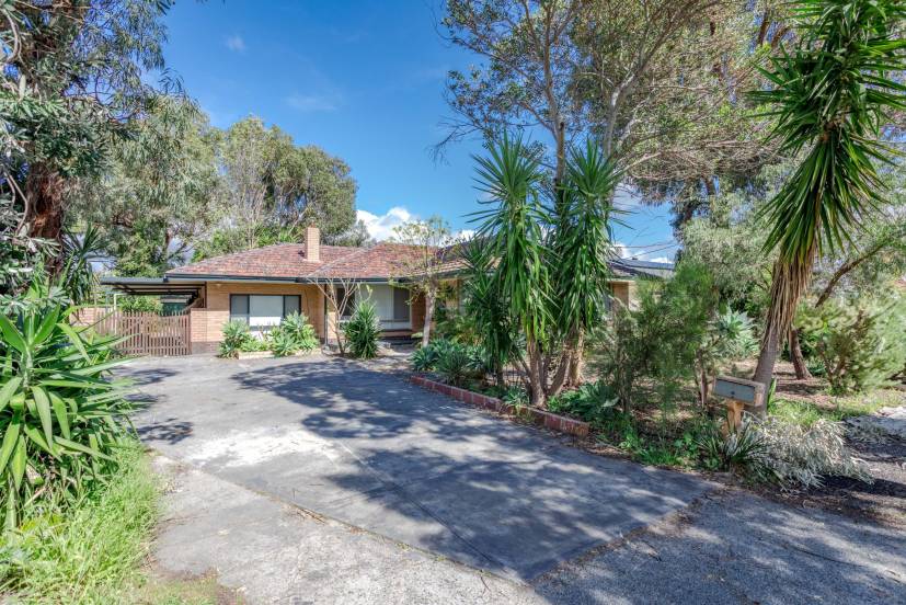 43 Hughenden Drive, THORNLIE, WA 6108 AUS