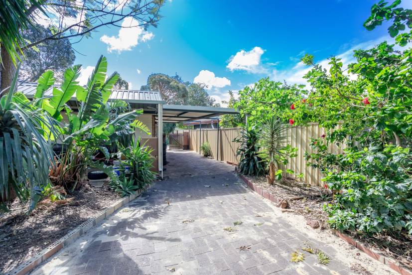43 Hughenden Drive, THORNLIE, WA 6108 AUS