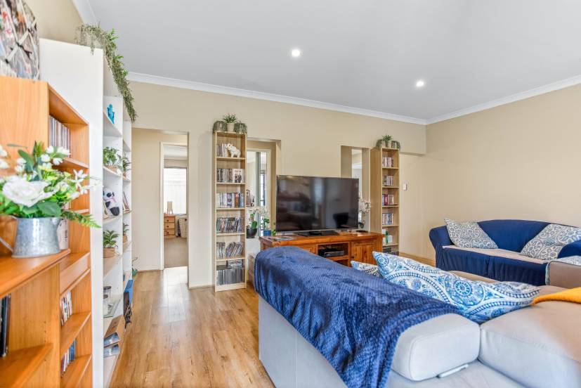7B Chasley Court, KELMSCOTT, WA 6111 AUS